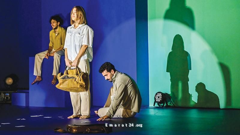 رماد: استكشاف الذاكرة ومواطن الضعف في الإنسان