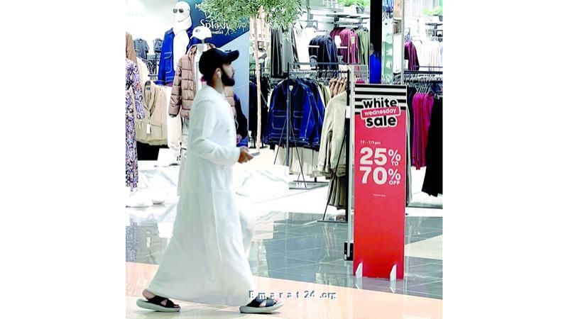 المتاجر تبدأ عروض الجمعة البيضاء بخصومات مذهلة تصل إلى 75%