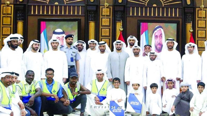 شرطة أبوظبي تُعزز الوعي للأطفال: مسؤولية وطنية ومجتمعية للتعليم الآمن شرطة أبوظبي تُعزز الوعي للأطفال: مسؤولية وطنية ومجتمعية للتعليم الآمن