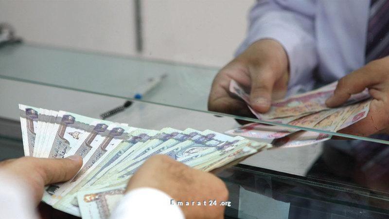 عملاء يهاجمون رفع الحد الأدنى للرصيد ويطالبون بتدخل المصرف المركزي عملاء يهاجمون رفع الحد الأدنى للرصيد ويطالبون بتدخل المصرف المركزي