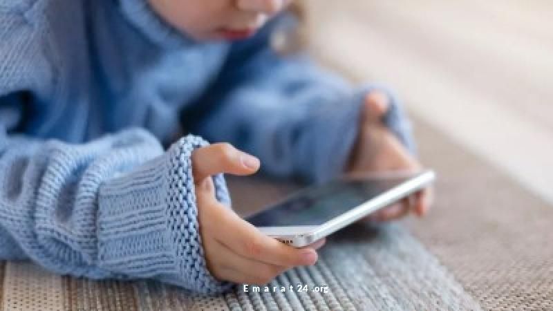 الأجهزة الإلكترونية تهدد طفولة الأطفال وتؤدي إلى تراجع مهاراتهم الأجهزة الإلكترونية تهدد طفولة الأطفال وتؤدي إلى تراجع مهاراتهم