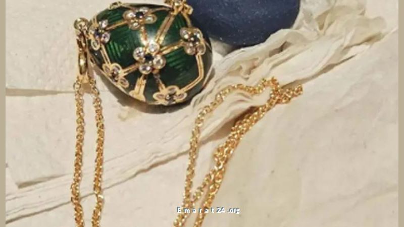 بعد ابتلاعها بـ6 أيام: نيوزيلندا تستعيد قلادة بقيمة 19 ألف دولار