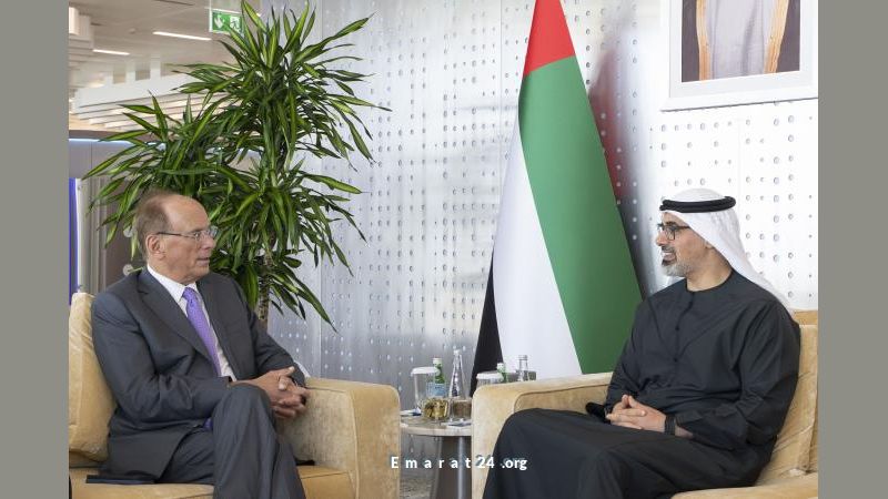 خالد بن محمد بن زايد يلتقي المدير التنفيذي لشركة بلاك روك