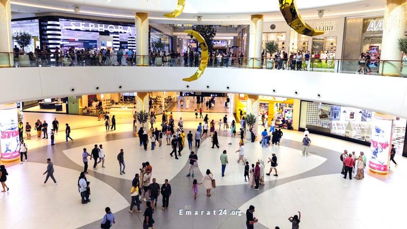 مستهلكون يطالبون المولات بتوفير مقاعد للراحة في الممرات