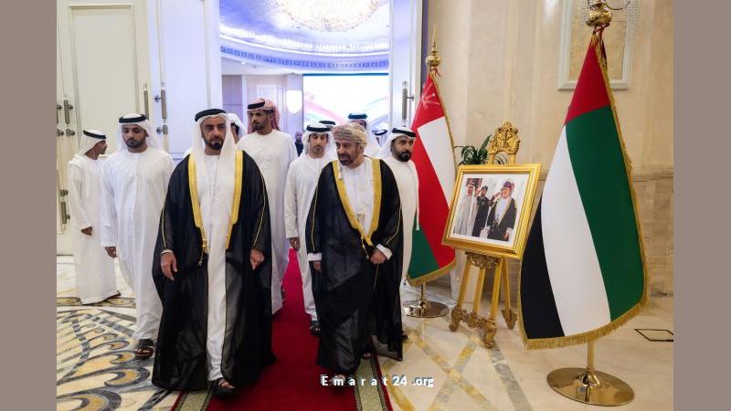 سيف بن زايد يشارك في احتفالات العيد الوطني العماني الـ 55