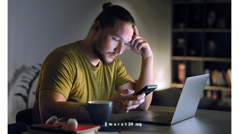 «قروبات العمل» تتسلل إلى وقت الأسرة بمهام خارج الدوام «قروبات العمل» تتسلل إلى وقت الأسرة بمهام خارج الدوام