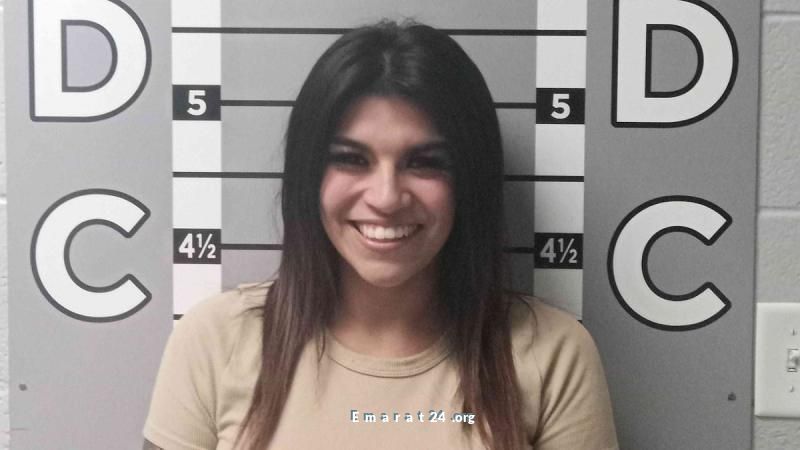 امرأة غاضبة تدمر سيارة صديقها السابق بسكب الملح في المحرك امرأة غاضبة تدمر سيارة صديقها السابق بسكب الملح في المحرك