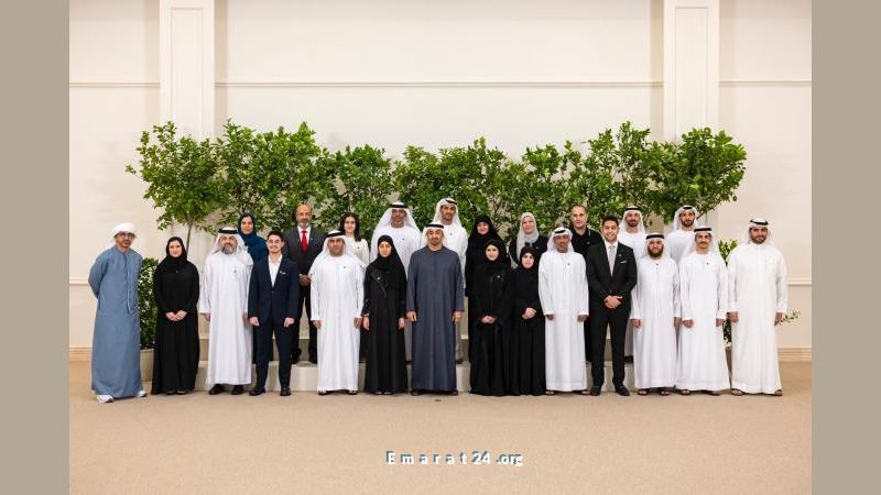 استقبال رئيس الدولة لأوائل الثانوية وقيادات تعليمية بحضور أولياء الأمور استقبال رئيس الدولة لأوائل الثانوية وقيادات تعليمية بحضور أولياء الأمور