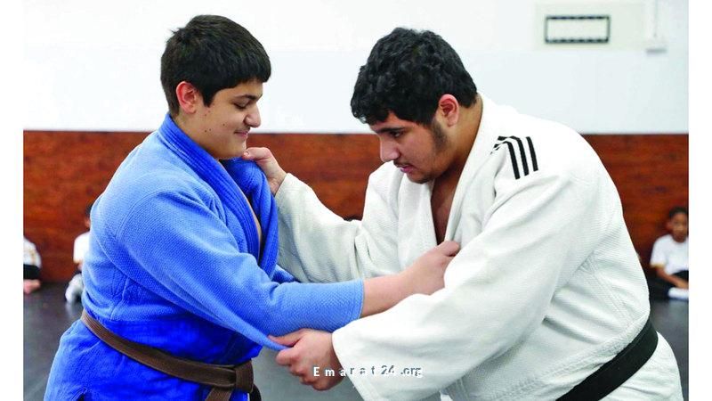 عبيد الجسمي يتحول إلى نجم الجودو بمهارات مدهشة في عمر 14 عاماً