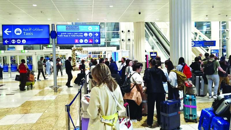 عودة الازدحام إلى رحلات الإمارات مع اكتمال عدد المسافرين