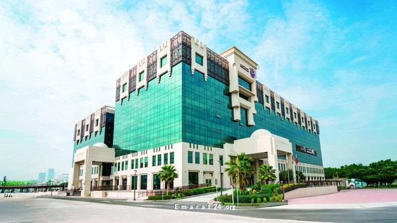 آسيوي يدهس امرأة عن طريق الخطأ بسبب الضغط على البنزين بدلاً من الفرامل آسيوي يدهس امرأة عن طريق الخطأ بسبب الضغط على البنزين بدلاً من الفرامل