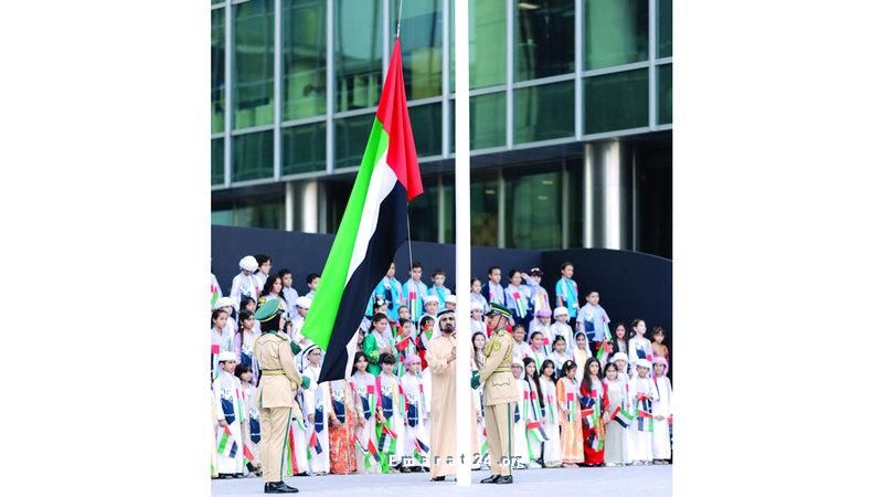 محمد بن راشد: محمد بن زايد ضمانة لرفرفة عَلَم الإمارات عالياً في سماء التقدم