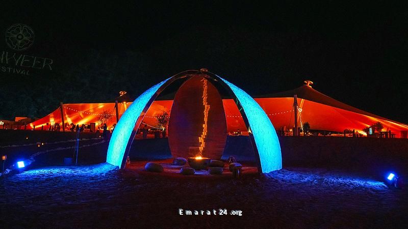 فن ومحبة في صحراء الإمارات: معرض التنوير المفتوح