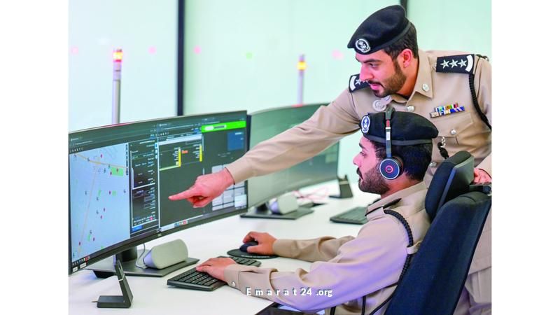 إنقاذ شخصين من مركبة كهربائية عالقة بأعجوبة إنقاذ شخصين من مركبة كهربائية عالقة بأعجوبة