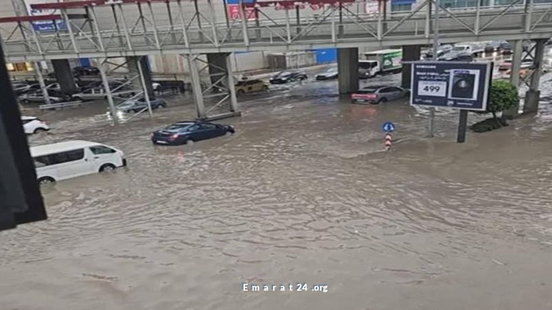 سيول الأمطار تُحاصر المواطنين وتجرف المركبات وتُغرق الطرق في الأردن