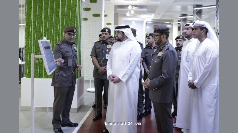 أحمد بن محمد يتفقد سير العمل في الهيئة العامة للإقامة بدبي أحمد بن محمد يتفقد سير العمل في الهيئة العامة للإقامة بدبي