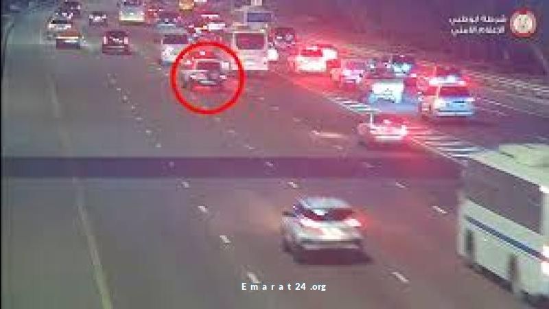 شرطة أبوظبي تسجل مخالفات ضد 5 سائقين لاستهتارهم بسلامة الآخرين.