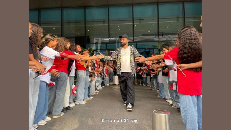 محمد صلاح يستقبل بحفاوة مميزة عند وصوله مطار القاهرة (صور)