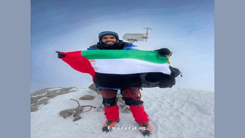 راشد الشامسي يرفع علم الإمارات من أعلى قمة أوروبية