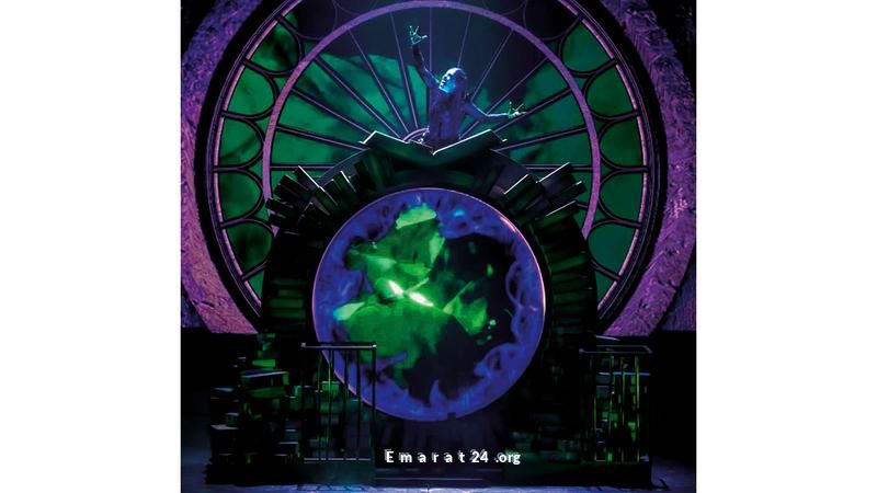 تحفة مسرحية ويكد تبهر دبي بأزيائها الساحرة