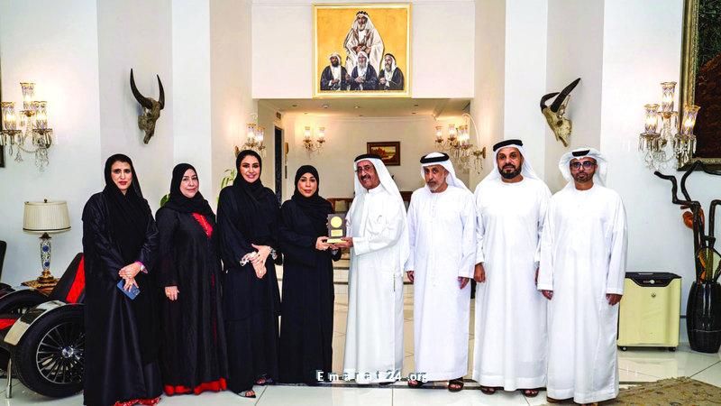 حشر بن مكتوم يناقش خطط تطوير جمعية الصحفيين والمستقبل المقبل حشر بن مكتوم يناقش خطط تطوير جمعية الصحفيين والمستقبل المقبل
