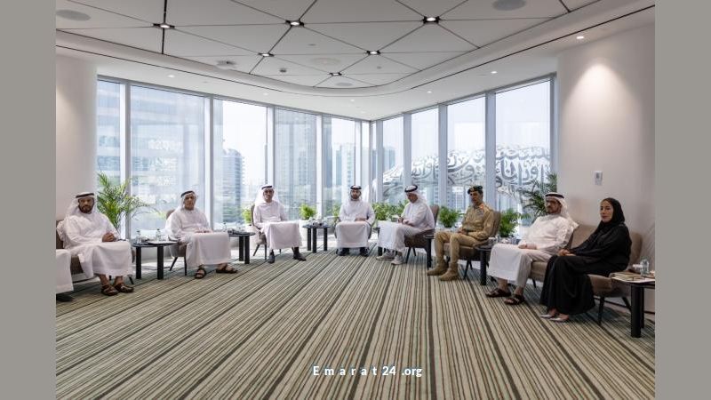 اجتماع طارئ برئاسة منصور بن محمد لإدارة الأزمات والطوارئ في دبي اجتماع طارئ برئاسة منصور بن محمد لإدارة الأزمات والطوارئ في دبي