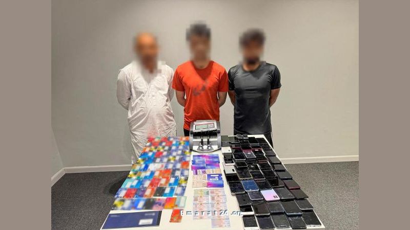 ضبط 3 عصابات تحتال هاتفياً على عملاء البنوك في دبي ضبط 3 عصابات تحتال هاتفياً على عملاء البنوك في دبي
