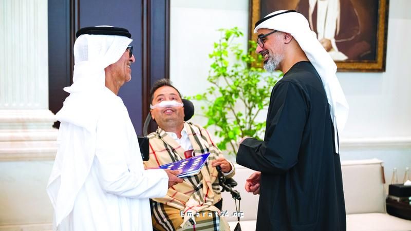 خالد بن محمد يلتقي بمشاركي منتدى الرعاية الاجتماعية بأبوظبي