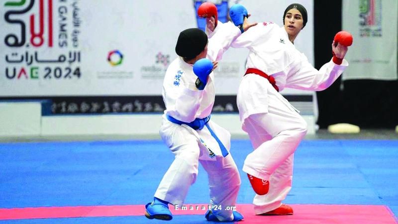 كرة القدم تلتقي الكاراتيه: رحلة ملك للتألق والتحدي كرة القدم تلتقي الكاراتيه: رحلة ملك للتألق والتحدي