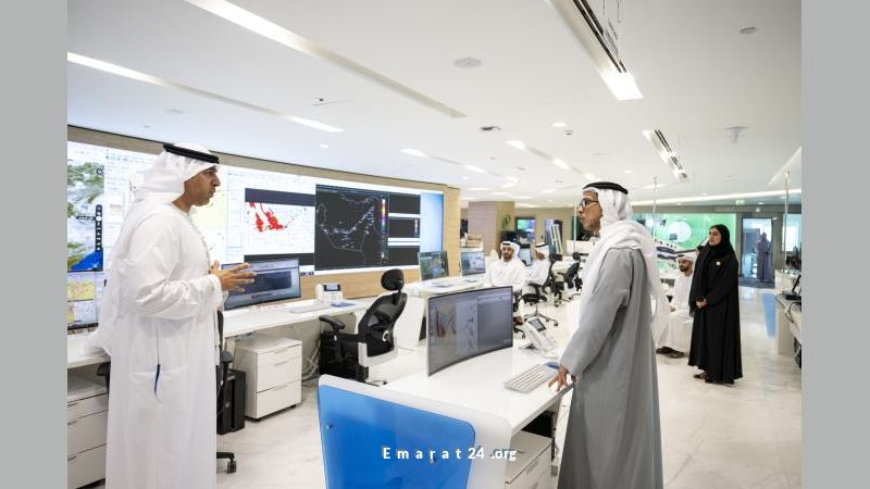 منصور بن زايد يطلع على مشاريع وتقنيات المركز الوطني للأرصاد
