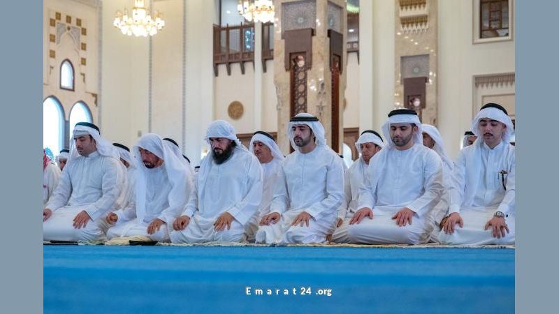 سمو حمدان بن محمد يؤدي صلاة عيد الأضحى بمسجد زعبيل بدبي