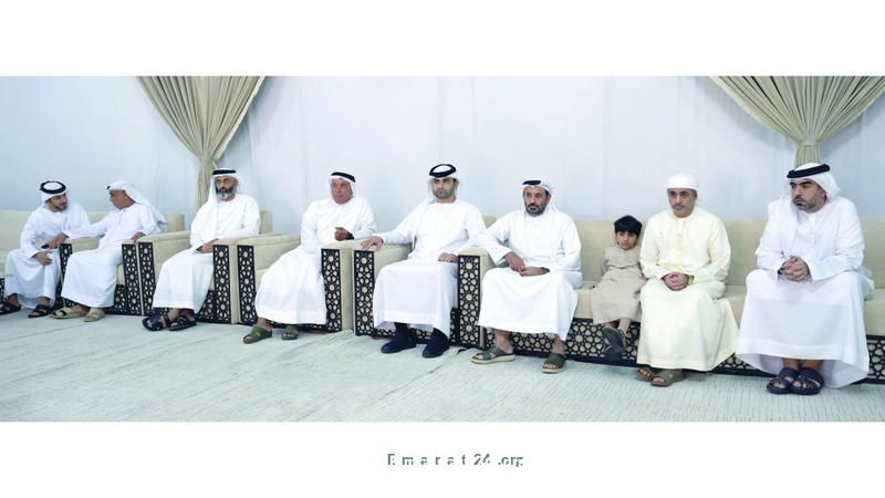 منصور بن محمد يقدم التعازي بوفاة خلفان المهيري