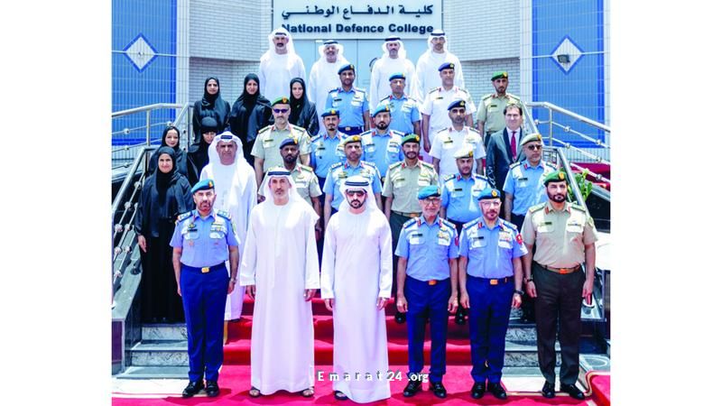 حمدان بن محمد: نفخر بكلية الدفاع الوطني كصرح علمي واستراتيجي حمدان بن محمد: نفخر بكلية الدفاع الوطني كصرح علمي واستراتيجي