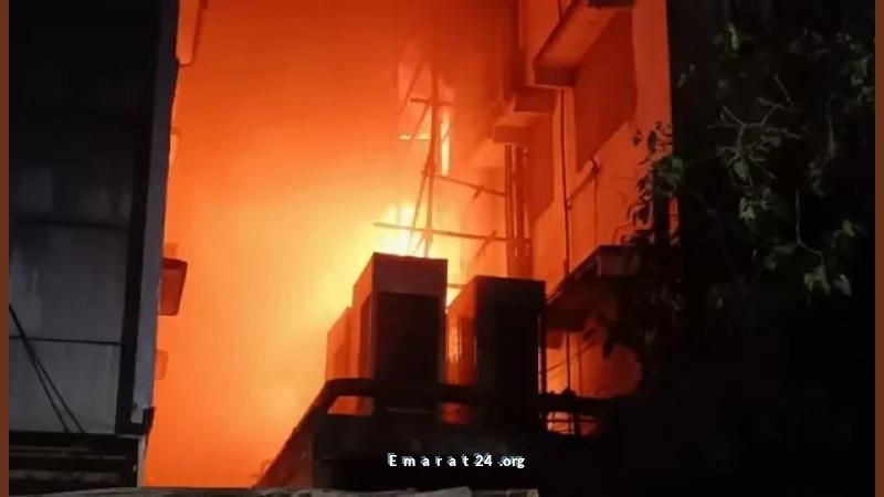 مقتل 15 شخصًا في حريق هائل يلتهم فندقًا بالهند مقتل 15 شخصًا في حريق هائل يلتهم فندقًا بالهند