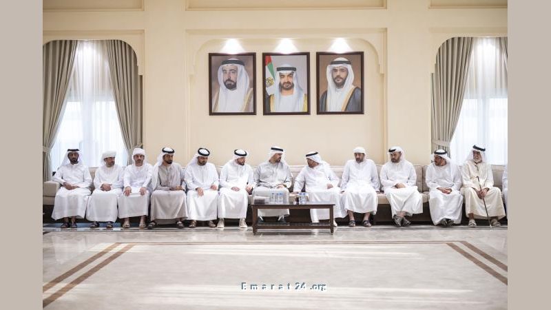 ذياب بن محمد يواسي أسرة الشهيد سيف الطنيجي في وفاة والده