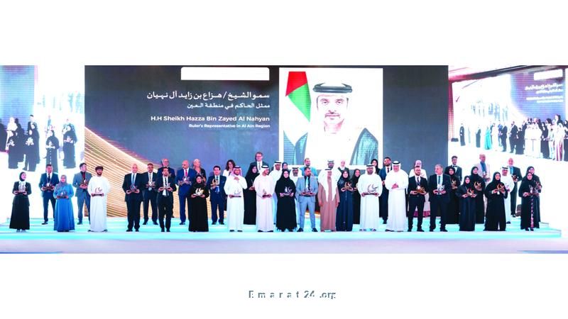 تكريم الفائزين في دورة خليفة التربوية الـ 18 تكريم الفائزين في دورة خليفة التربوية الـ 18