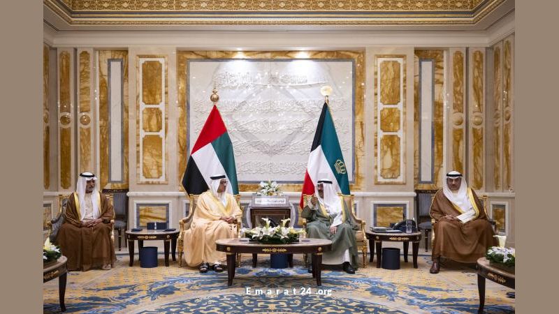 أمير الكويت ونظيره الإماراتي يناقشان تعزيز التعاون الثنائي بين البلدين أمير الكويت ونظيره الإماراتي يناقشان تعزيز التعاون الثنائي بين البلدين