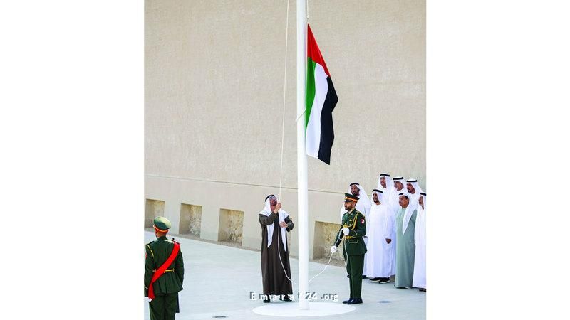 رئيس الدولة: أبناء الإمارات يجسدون حب الوطن ويحمون رايته بأفعالهم