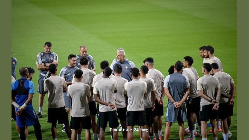 منتخب الإمارات يبدأ المرحلة الجديدة مع المدرب كوزمين بأول تدريب منتخب الإمارات يبدأ المرحلة الجديدة مع المدرب كوزمين بأول تدريب