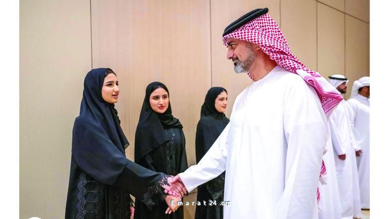 ولي عهد عجمان يجتمع مع الطلاب الإماراتيين في الصين ولي عهد عجمان يجتمع مع الطلاب الإماراتيين في الصين