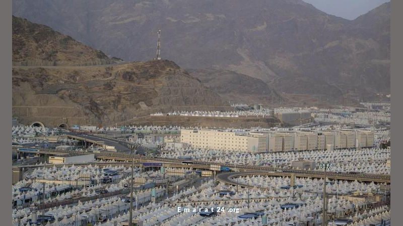 الحجاج يستعدون للانطلاق إلى مشعر منى لقضاء يوم التروية غدا الحجاج يستعدون للانطلاق إلى مشعر منى لقضاء يوم التروية غدا