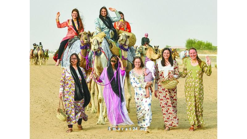 احتفالية يوم المرأة الإماراتية مع قافلة روح المجتمع احتفالية يوم المرأة الإماراتية مع قافلة روح المجتمع