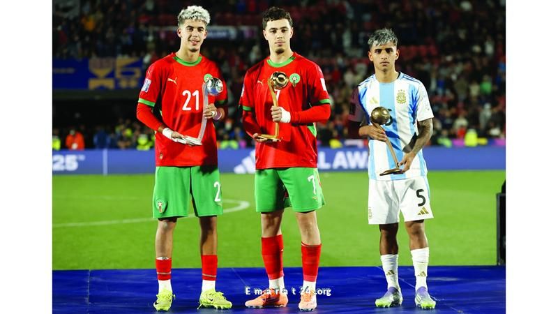 المنتخب المغربي يحتفل بلقب كأس العالم للشباب مع ولادة طفل في الملعب المنتخب المغربي يحتفل بلقب كأس العالم للشباب مع ولادة طفل في الملعب