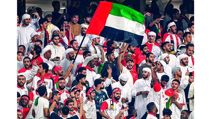 مشجعون يتحدون المسافات لدعم منتخبهم في الدوحة براً مشجعون يتحدون المسافات لدعم منتخبهم في الدوحة براً