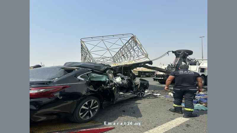 مصرع شخص وإصابة اثنين في حادث تصادم ثلاث مركبات على شارع الإمارات مصرع شخص وإصابة اثنين في حادث تصادم ثلاث مركبات على شارع الإمارات