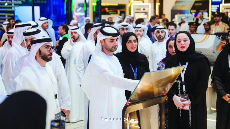 منصور بن محمد يأمر بتعزيز الذكاء الاصطناعي لمواجهة المخاطر بمنافذ دبي منصور بن محمد يأمر بتعزيز الذكاء الاصطناعي لمواجهة المخاطر بمنافذ دبي