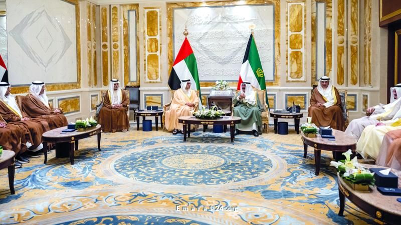 أمير الكويت ومنصور بن زايد يناقشان دفع العلاقات الثنائية قدما أمير الكويت ومنصور بن زايد يناقشان دفع العلاقات الثنائية قدما