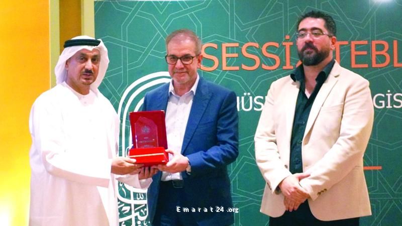 ديواني الشارقة يحصل على جائزة عالمية جديدة في إسطنبول