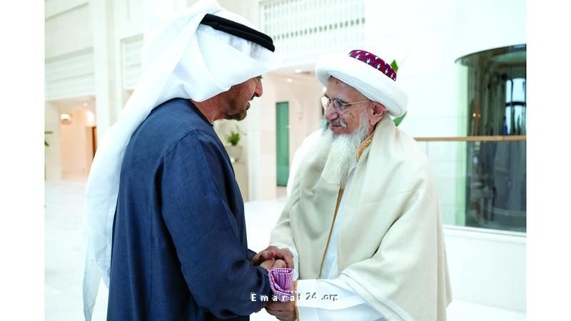 رئيس الدولة يلتقي زعيم طائفة البهرة لتعزيز العلاقات الثنائية رئيس الدولة يلتقي زعيم طائفة البهرة لتعزيز العلاقات الثنائية
