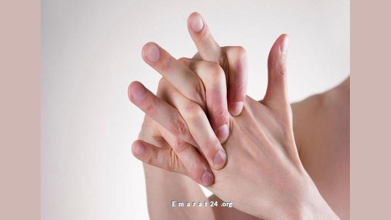 احذر من فرقعة الأصابع: عادة يومية قد تؤدي إلى مشاكل صحية خطيرة